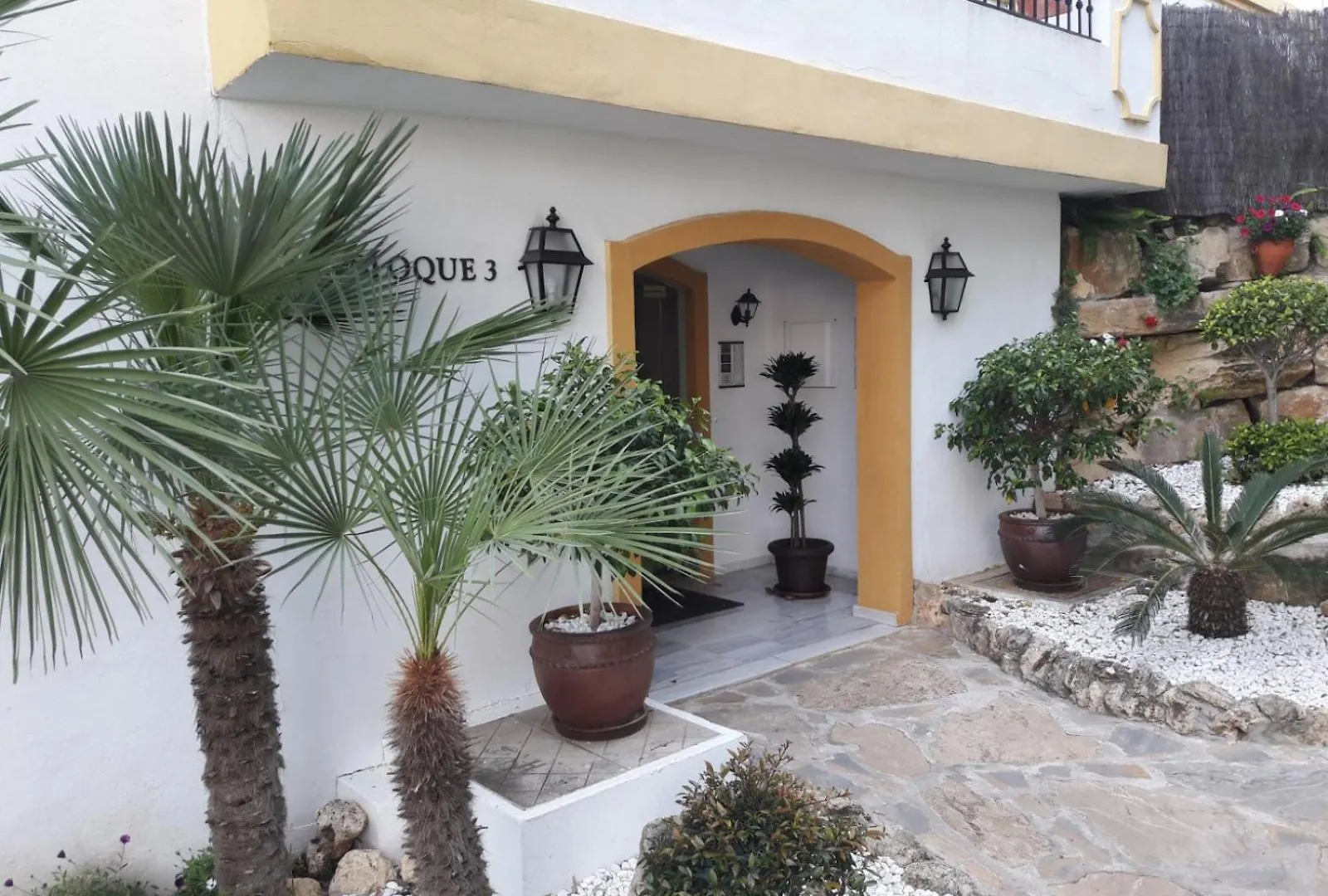 Chez Migs & Luci. Marbella. Milla De Oro. Golden Mille Lejlighed  Marbella